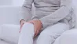 痛む所をマッサージ膝